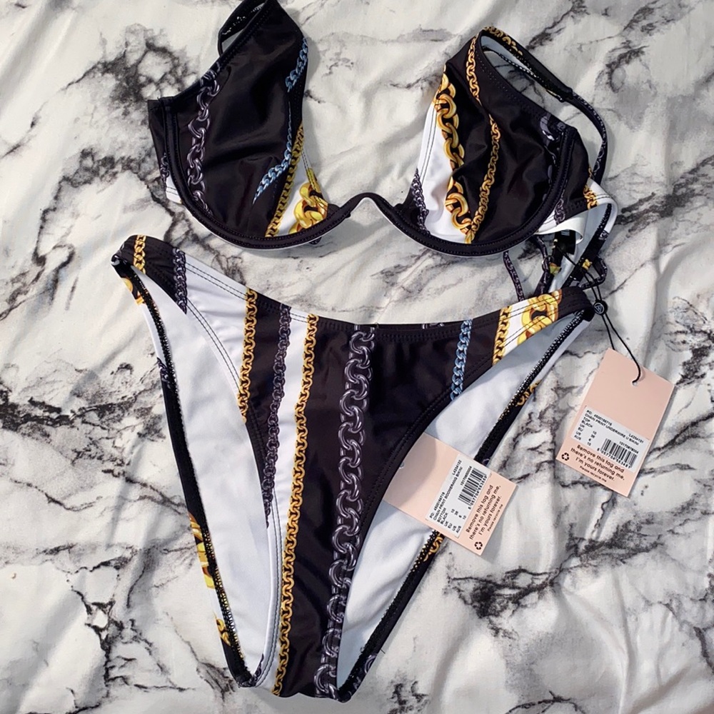 MISSGUIDED BATHINGSUITE